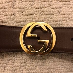 Gucci leather belt with interlocking G